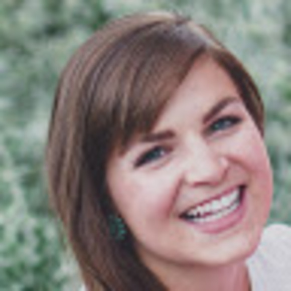 Meet your Posher, Lucia - Picture 1 of 1